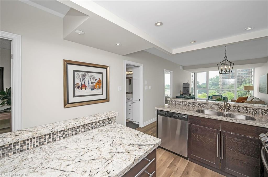 406-415 Locust Street Property Photo 22