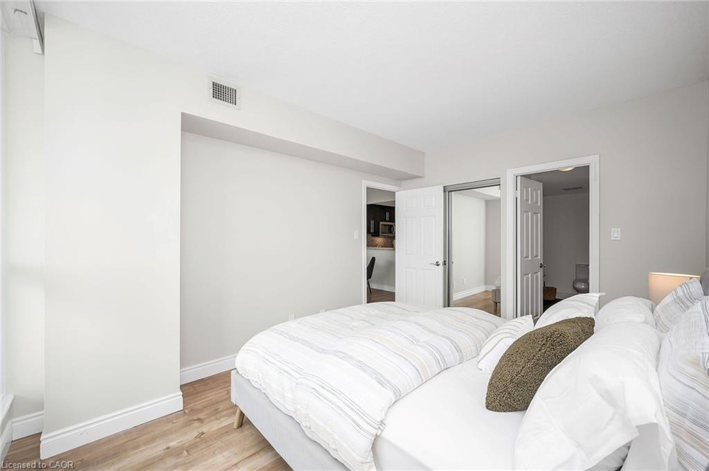 406-415 Locust Street Property Photo 32