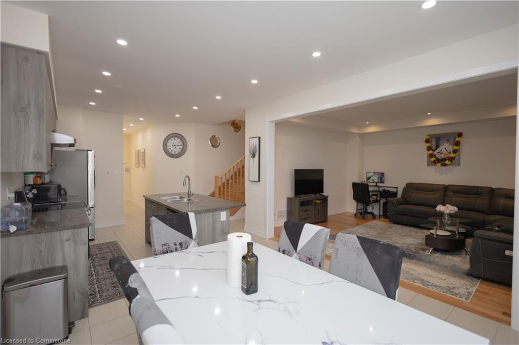 218 Wilmot Road Property Photo 12