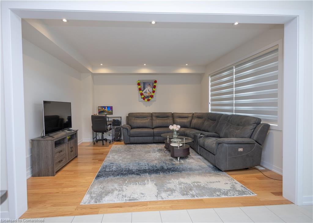 218 Wilmot Road Property Photo 14