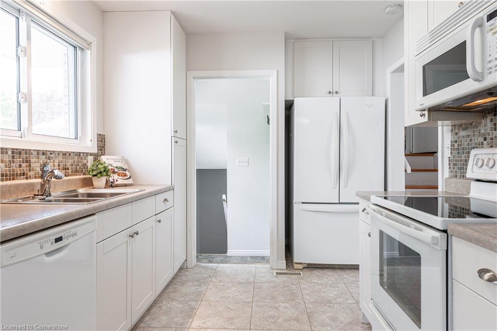 16 Feick Street Property Photo 8