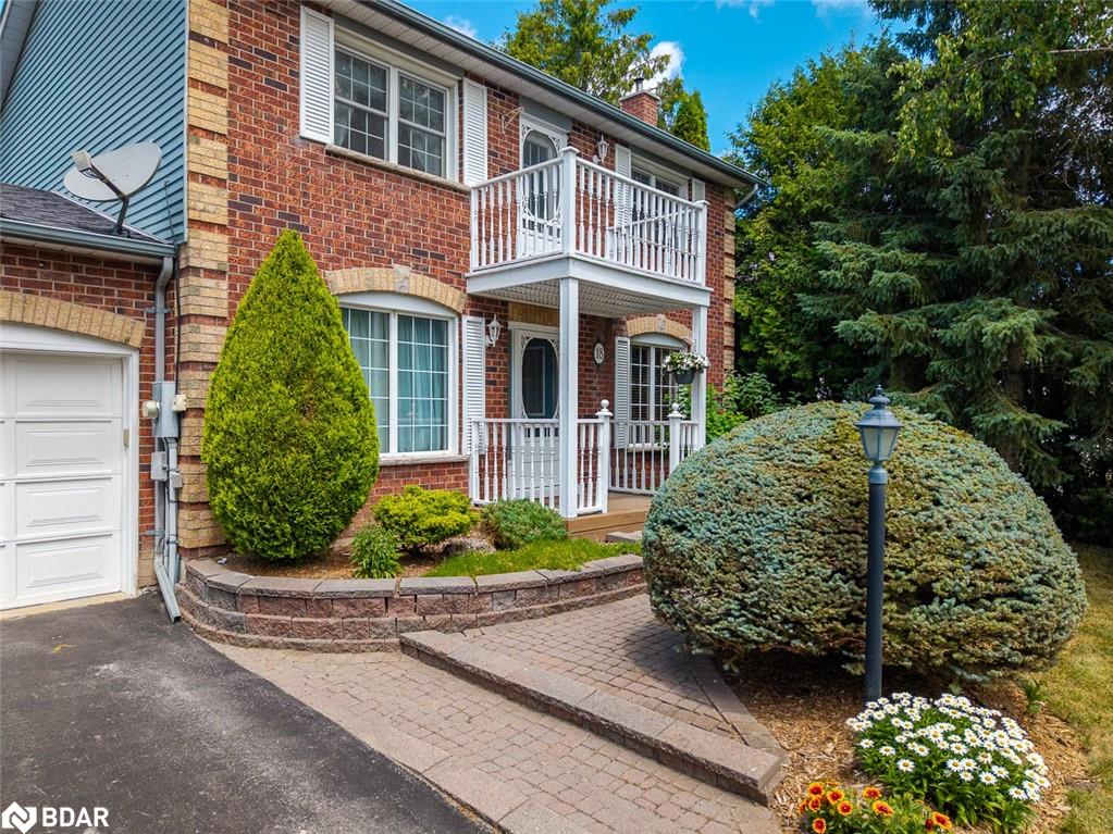 18 Heritage Road