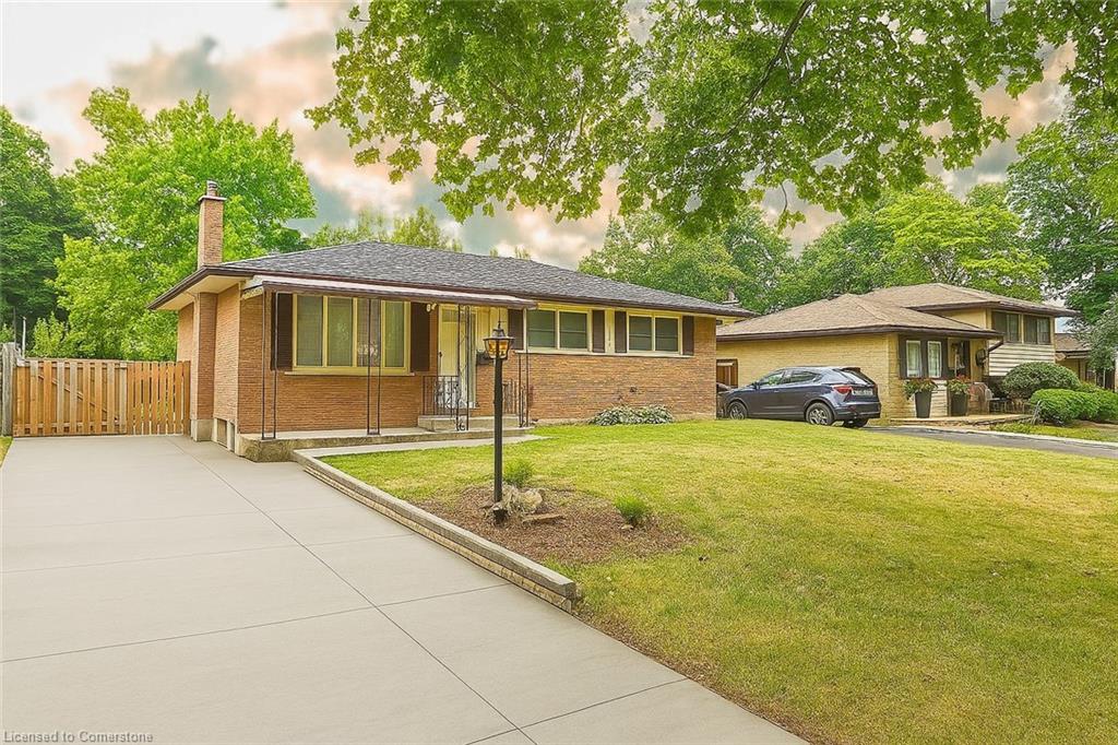 92 Cayuga Crescent Property Photo 1