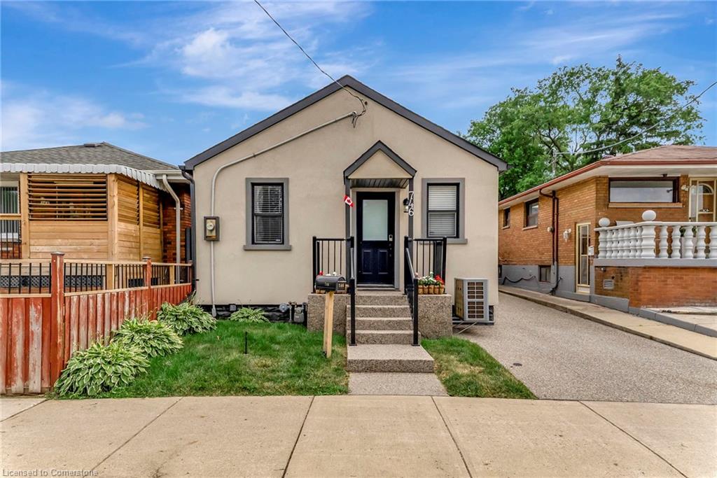 746 Roxborough Avenue Property Photo