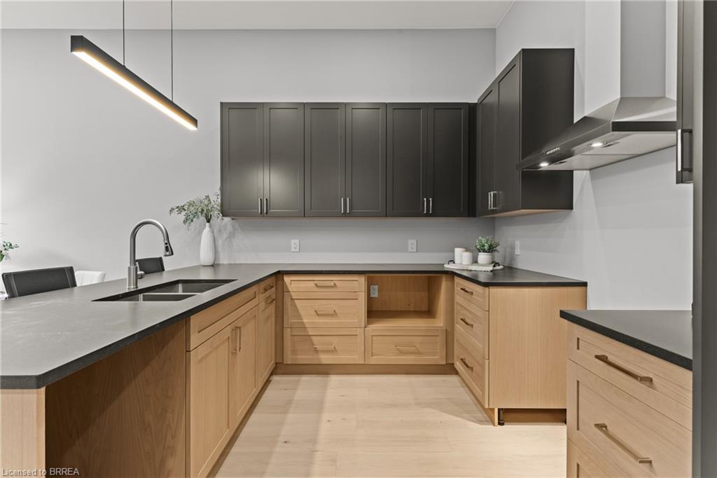 139 King Edward Street Property Photo 13