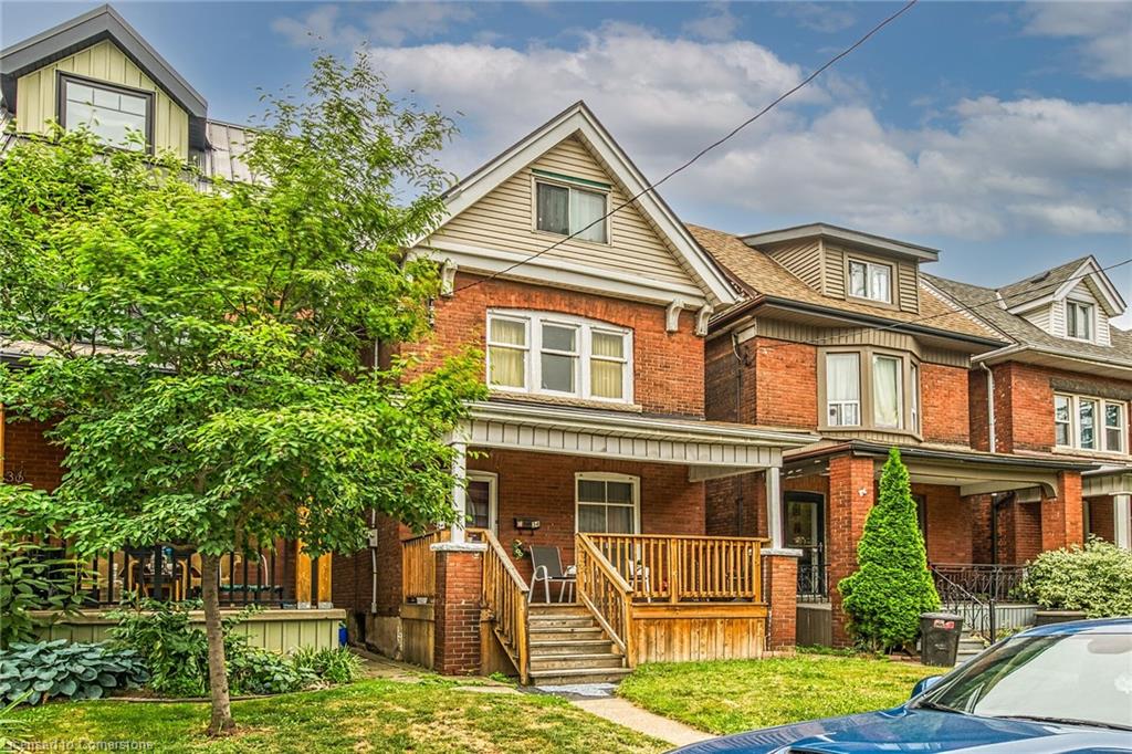 34 Garfield Avenue N Property Photo 1