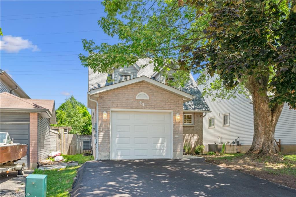 93 Glenbrook Crescent Property Photo 3