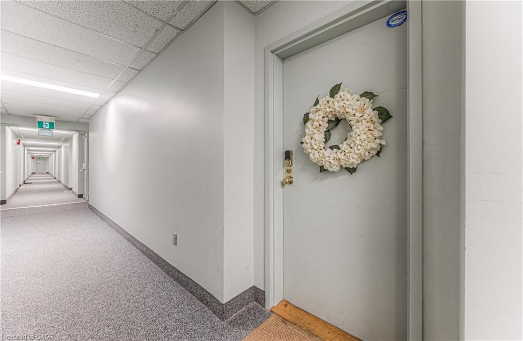 321-15 Hofstetter Avenue Property Photo 4