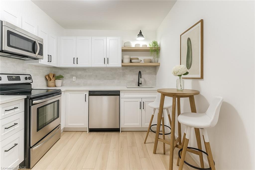 321-15 Hofstetter Avenue Property Photo 7