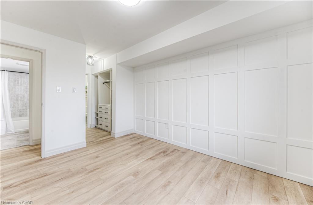 321-15 Hofstetter Avenue Property Photo 15