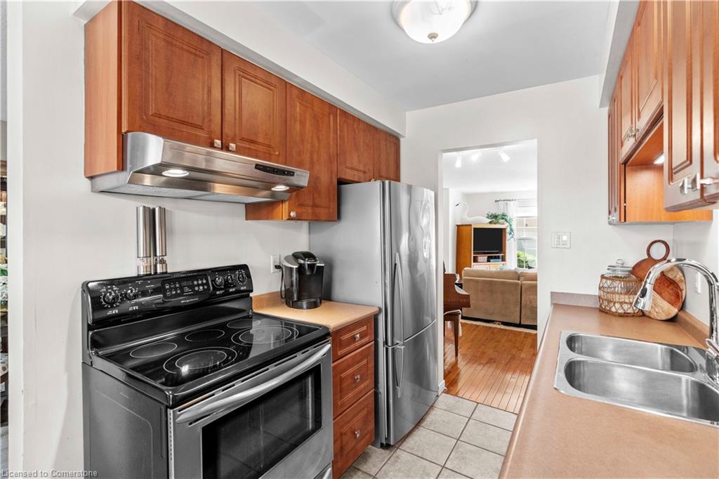 56-2272 Mowat Avenue Property Photo 8