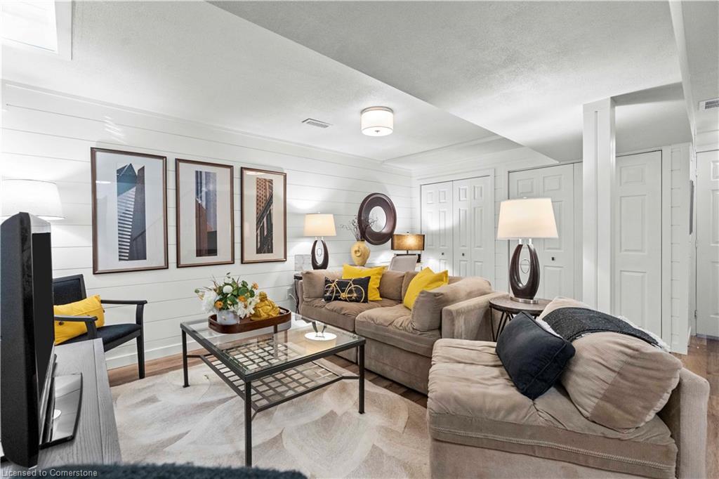 56-2272 Mowat Avenue Property Photo 20