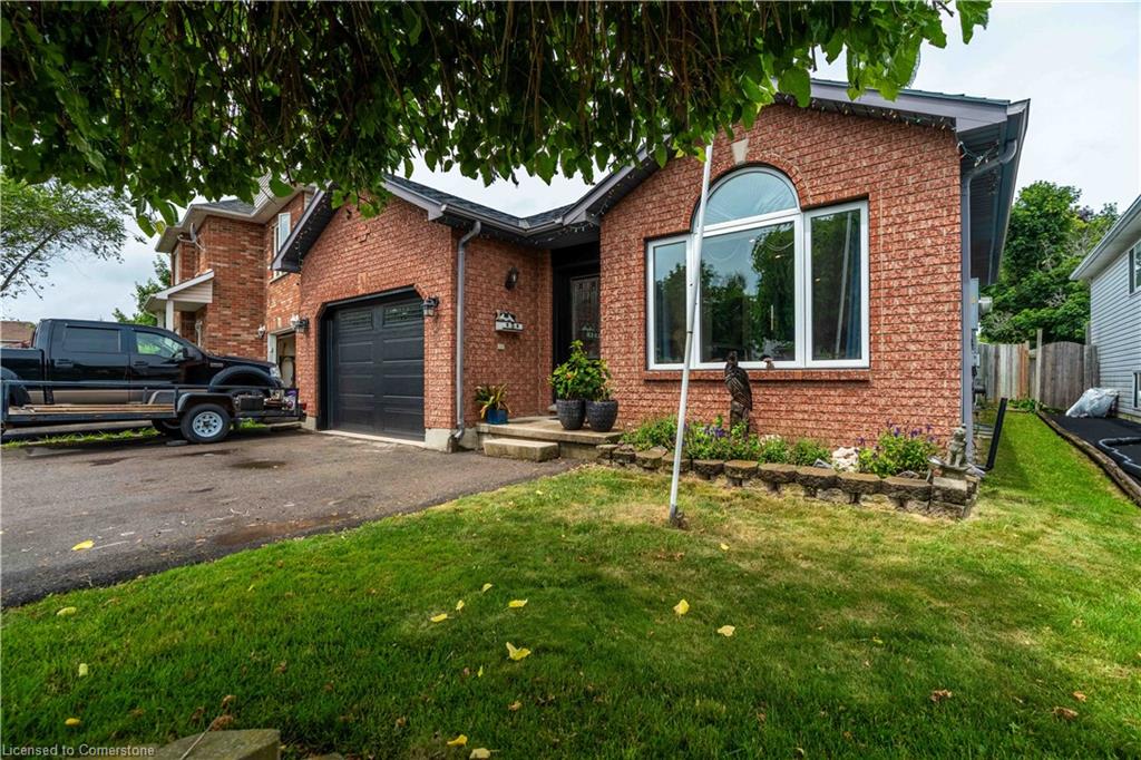30 Glengary Crescent Property Photo 1