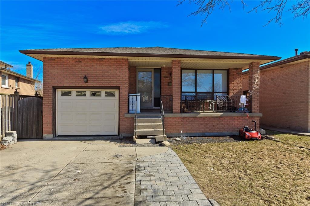 194 Solomon Crescent Property Photo 1