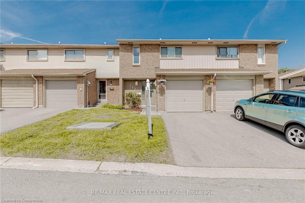 123-1526 Lancaster Drive Property Photo 1