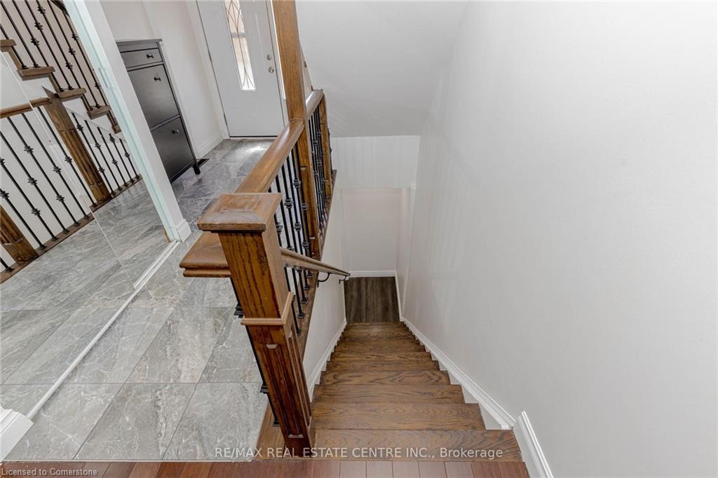 123-1526 Lancaster Drive Property Photo 12