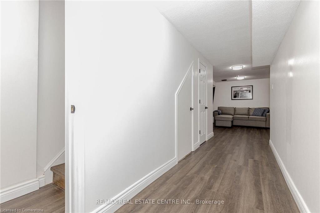 123-1526 Lancaster Drive Property Photo 26