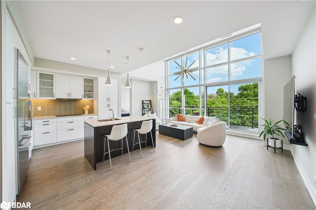 450-1575 Lakeshore Road West Property Photo 1