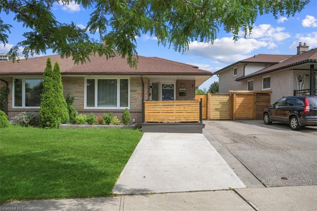 2404 Padstow Crescent Property Photo 1
