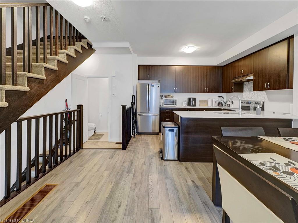 1105-585 Colborne Street Property Photo 7