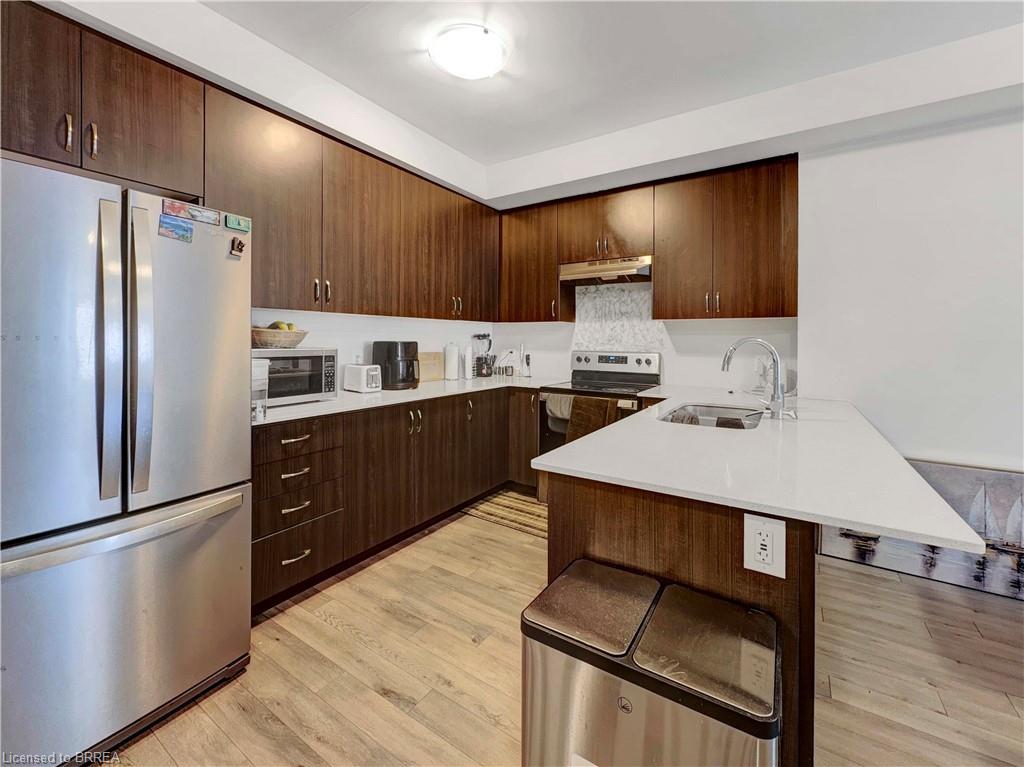 1105-585 Colborne Street Property Photo 10