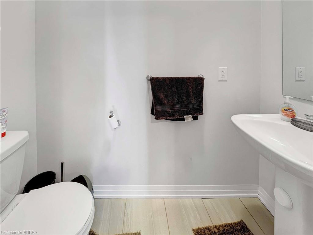 1105-585 Colborne Street Property Photo 14