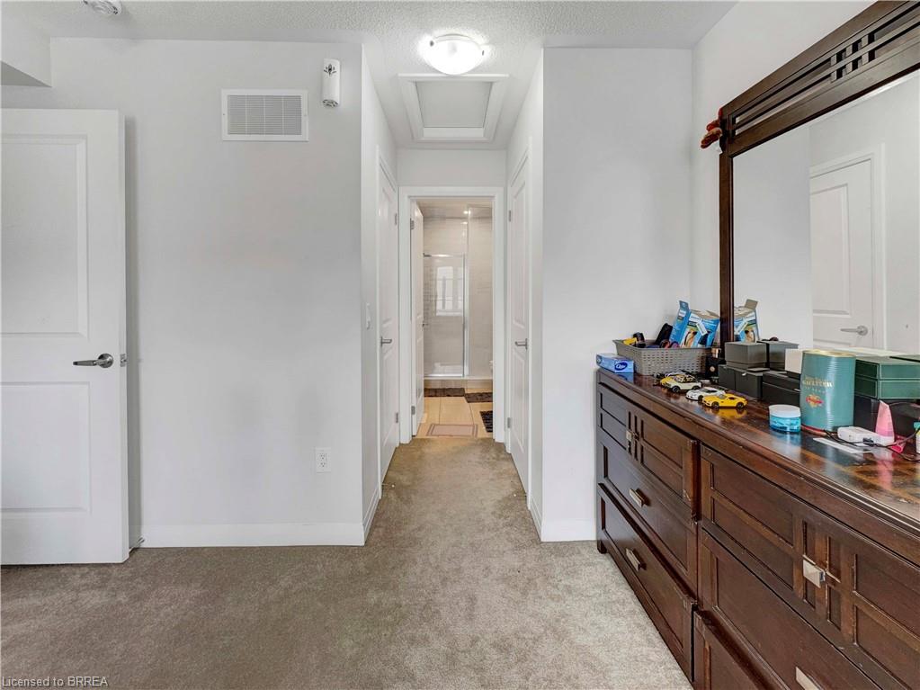 1105-585 Colborne Street Property Photo 18