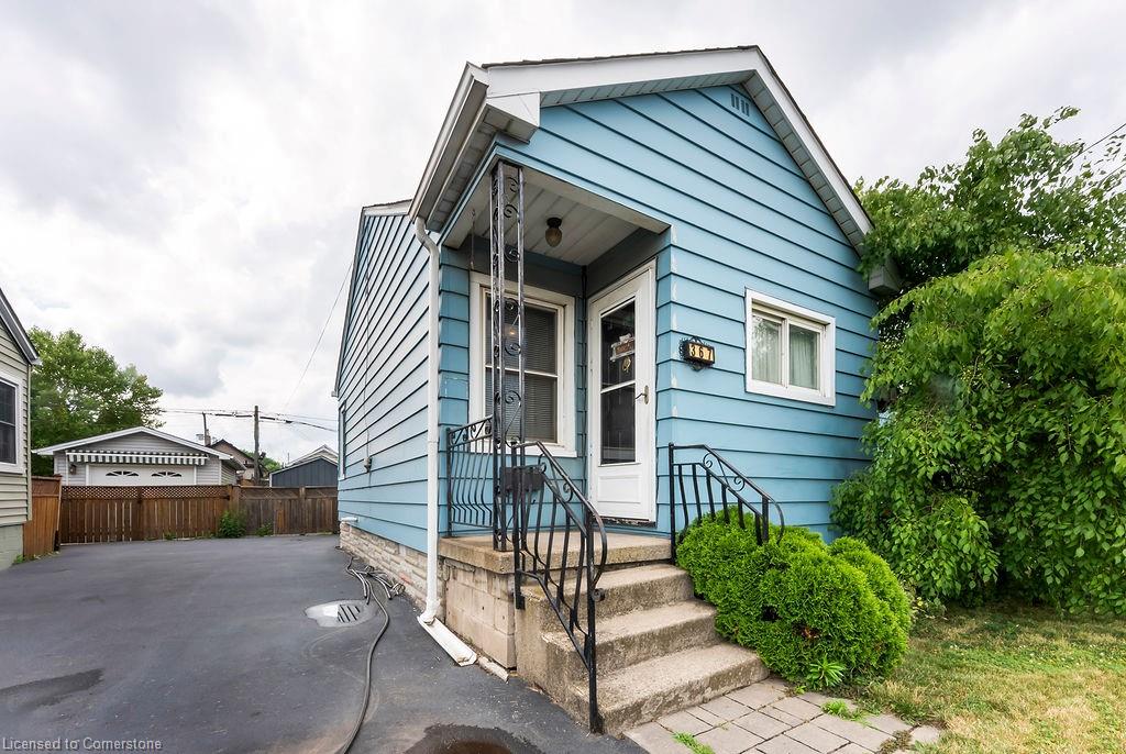 367 Strathearne Avenue