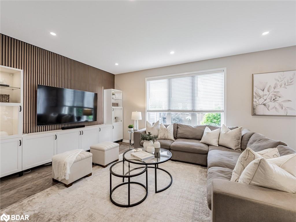 439 Zuest Crescent Property Photo
