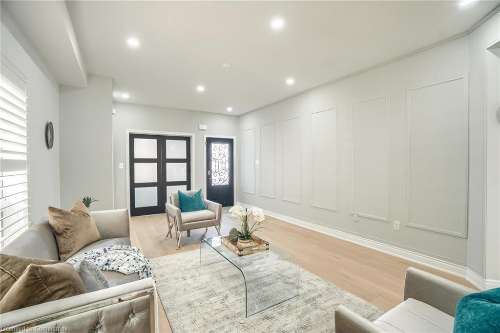 318 Wallace Street Property Photo 5