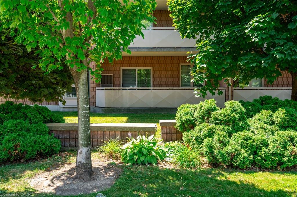 109-416 Limeridge Road E Property Photo 2