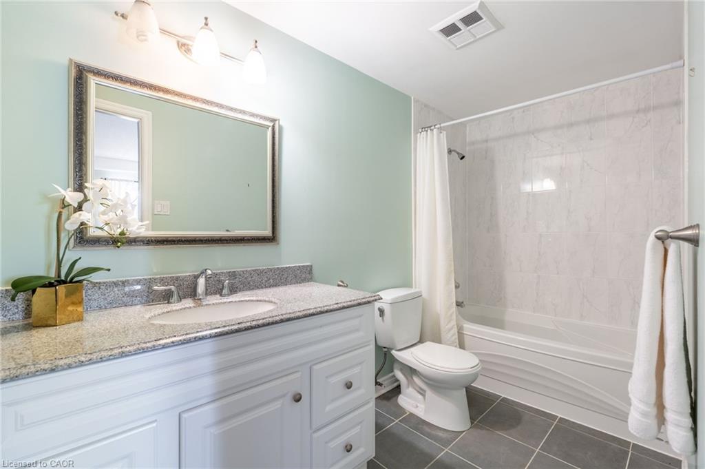 109-416 Limeridge Road E Property Photo 14