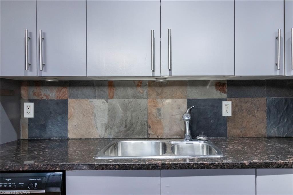 201-276 King Street W Property Photo 8