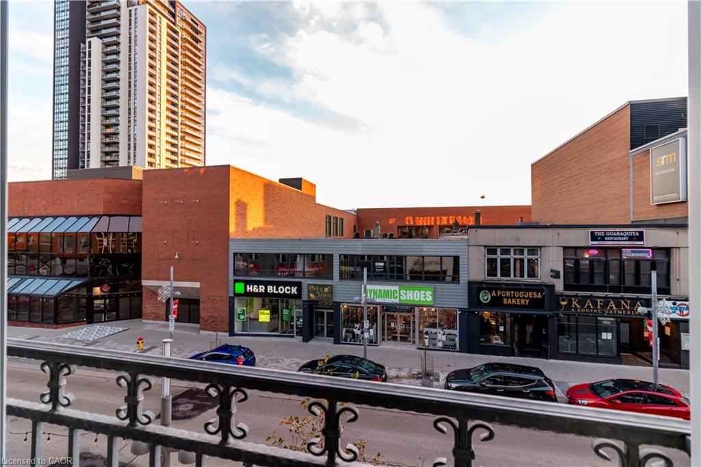 201-276 King Street W Property Photo 15