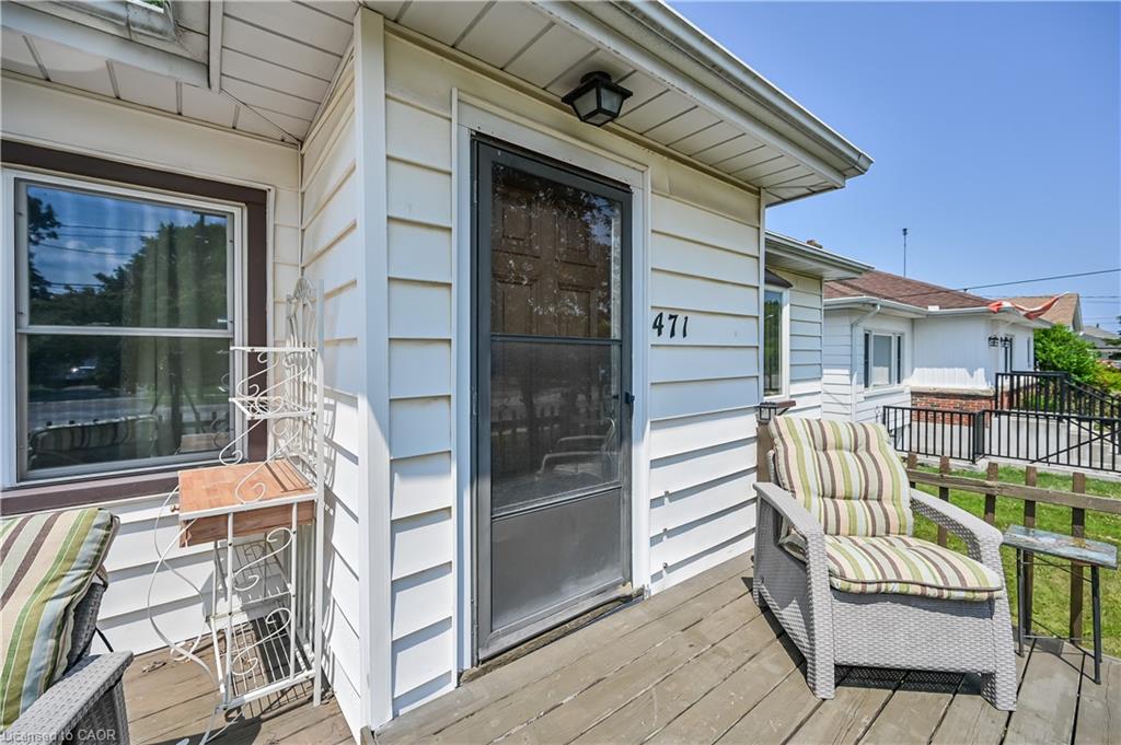 471 Geneva Street Property Photo 4