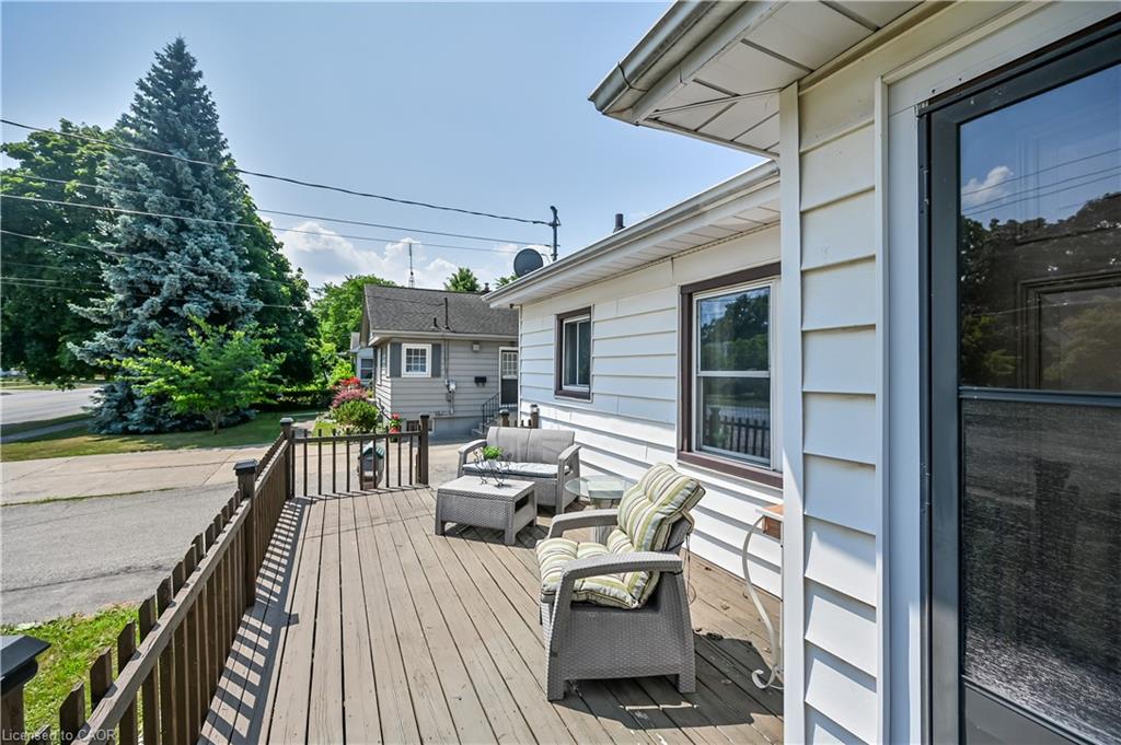 471 Geneva Street Property Photo 5