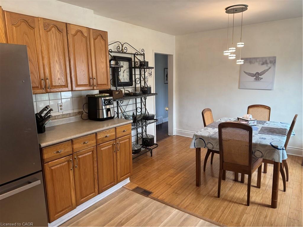 471 Geneva Street Property Photo 8