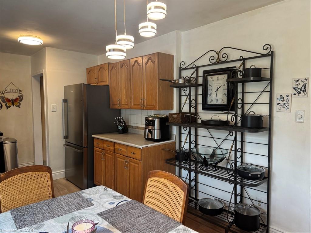 471 Geneva Street Property Photo 9