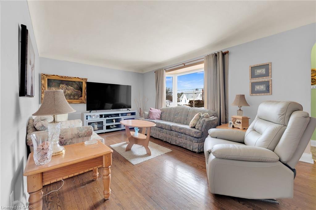 471 Geneva Street Property Photo 11