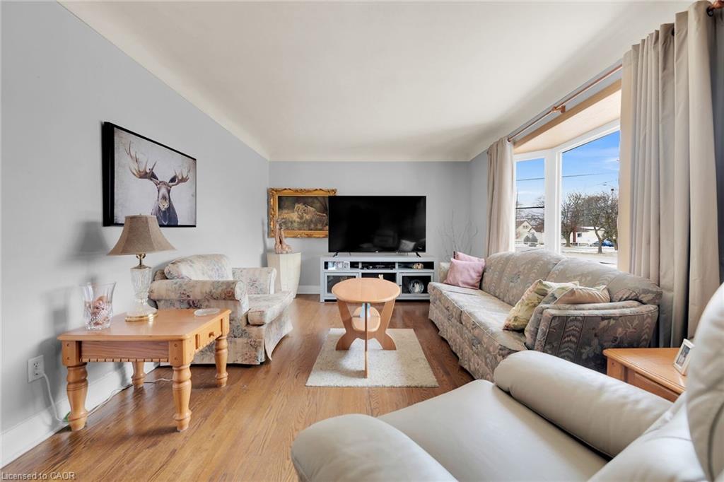 471 Geneva Street Property Photo 12