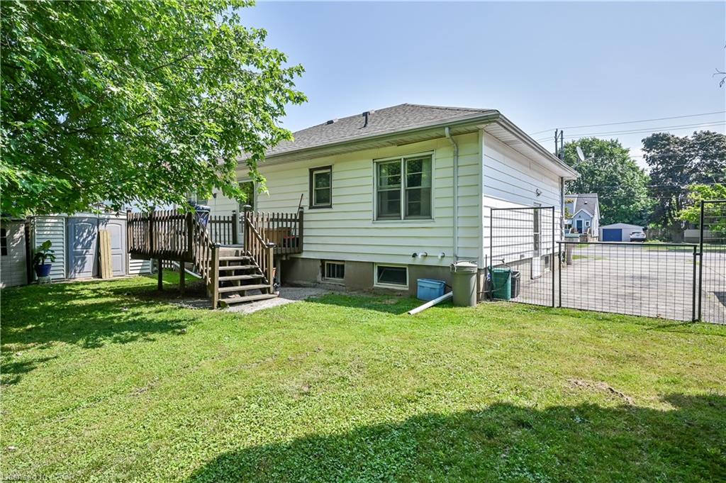 471 Geneva Street Property Photo 22