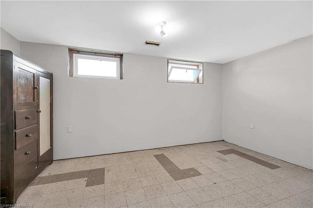 471 Geneva Street Property Photo 41