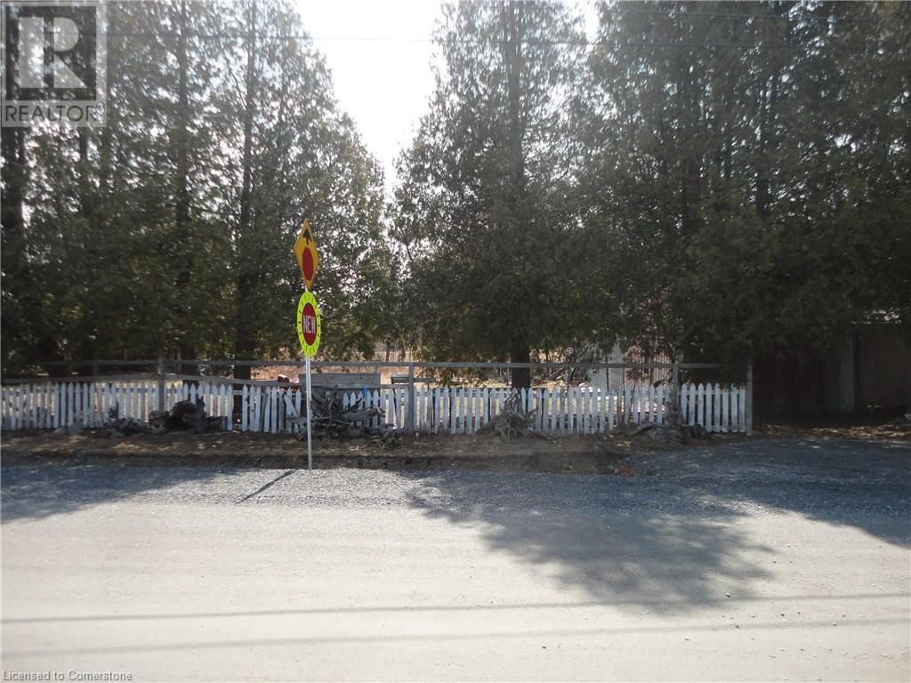 26-28 Algoma Street Property Photo 6