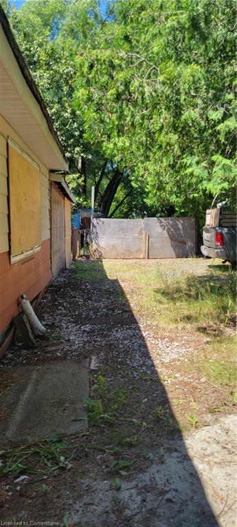 26-28 Algoma Street Property Photo 18