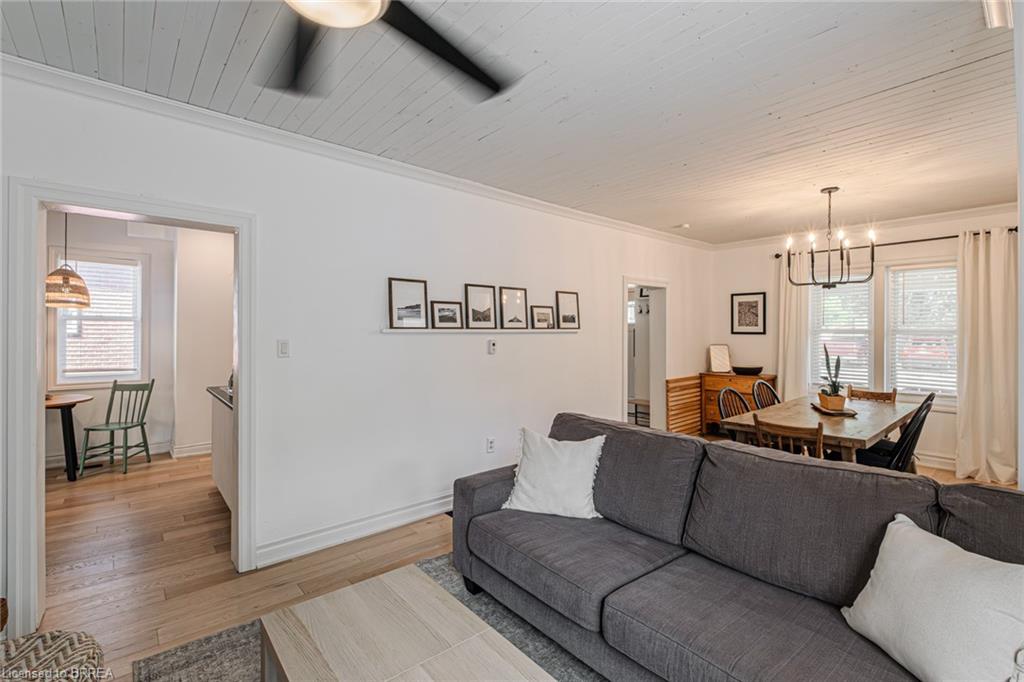 21 Queen Street Property Photo 12