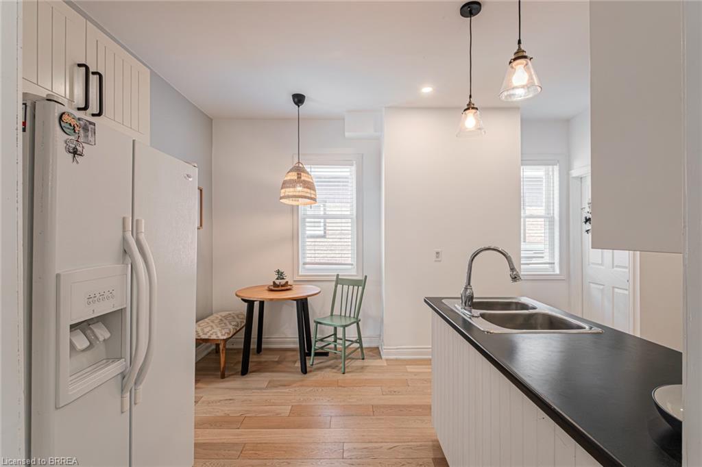 21 Queen Street Property Photo 13