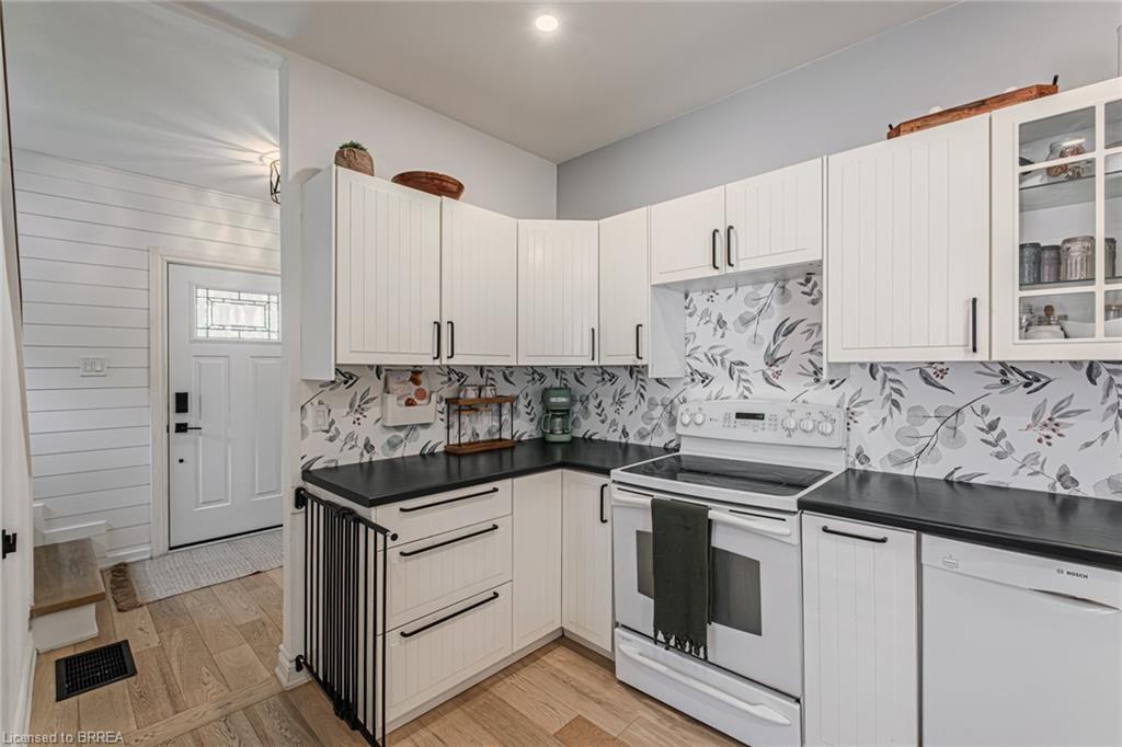 21 Queen Street Property Photo 17