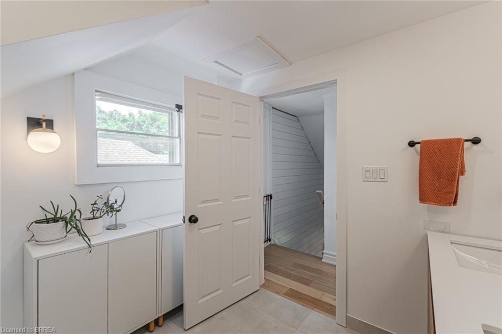 21 Queen Street Property Photo 28