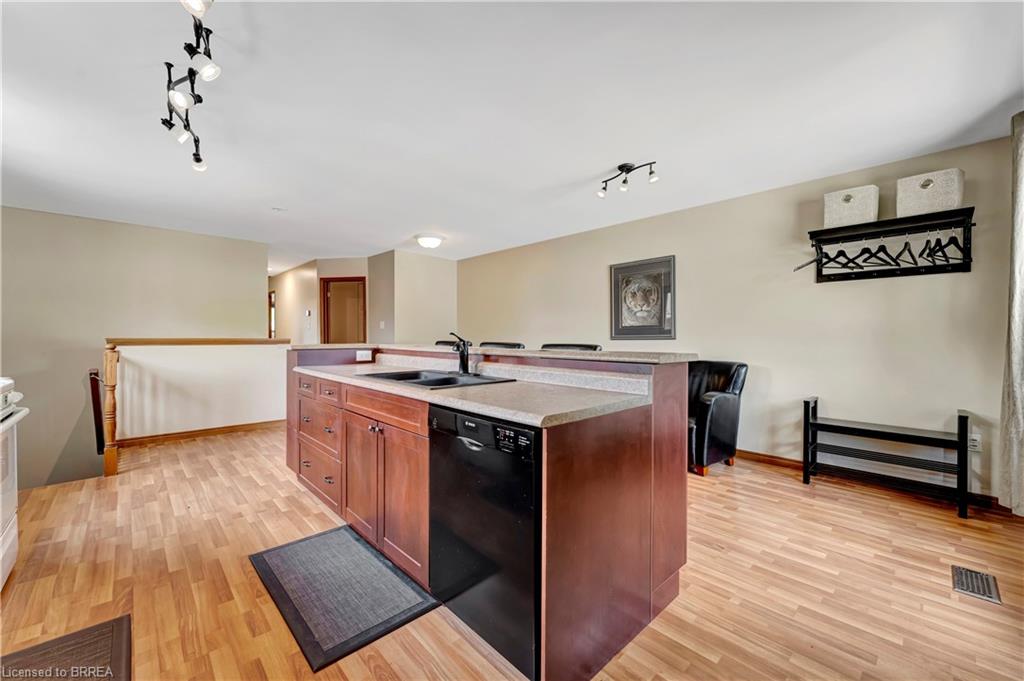 15 Ivy Crescent Property Photo 3