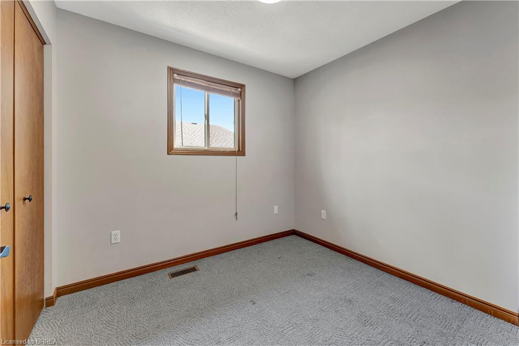 15 Ivy Crescent Property Photo 12